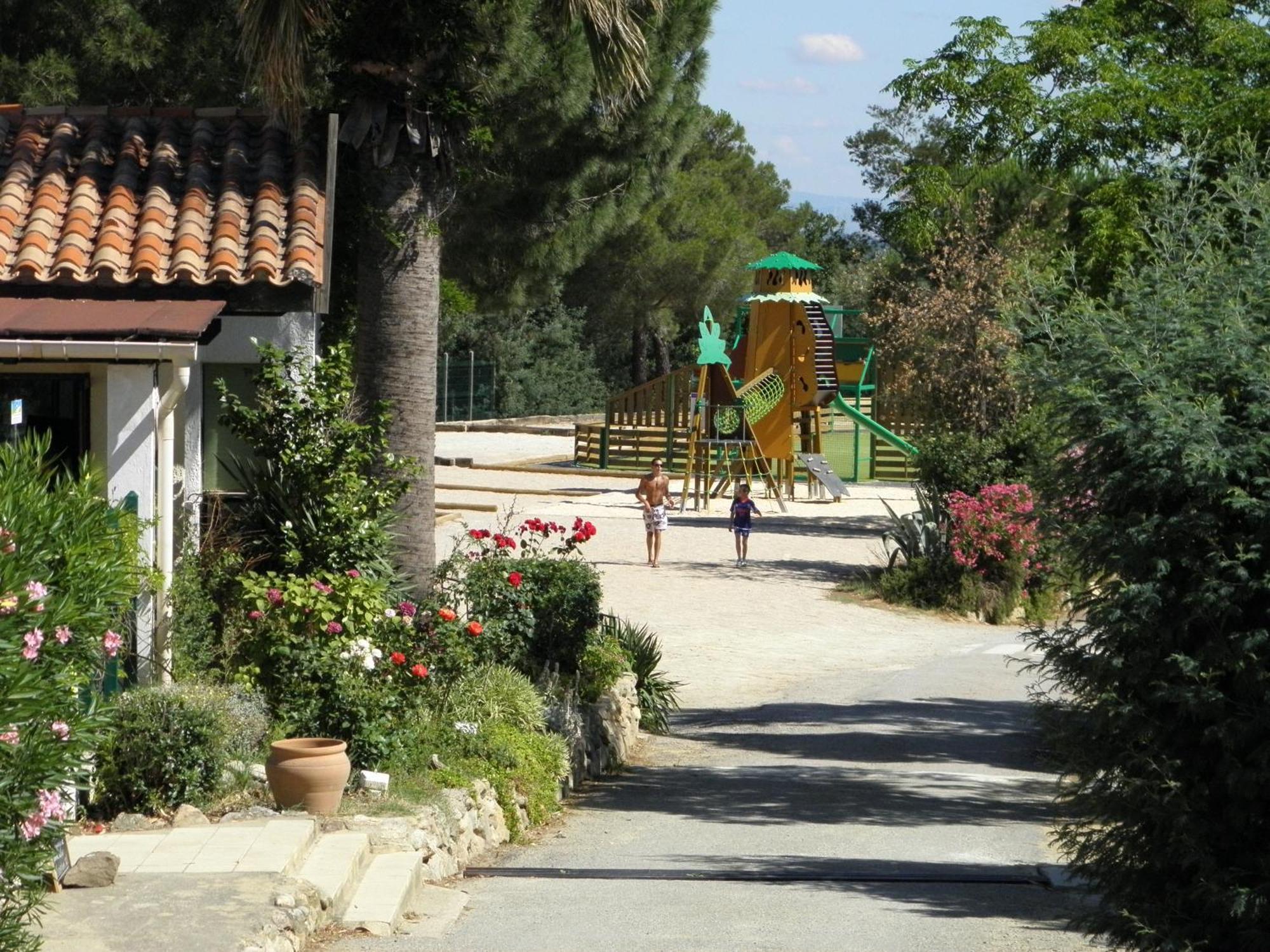Camping Des Alberes Laroque-des-Albères المظهر الخارجي الصورة